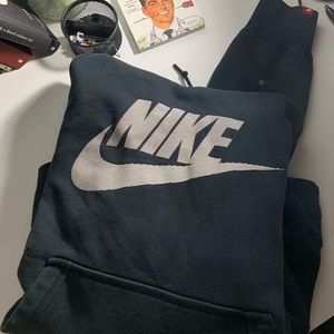 black oversized nike hoodie sweatshirt